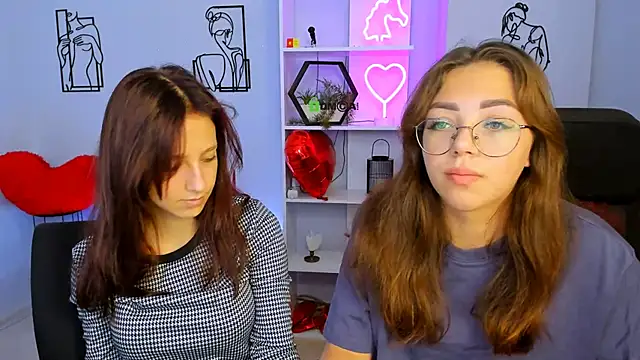 Snapshot of kiki_swan chatting on 09/10/25, 05:51 kiki swan online show from 09/10/25, 05:51