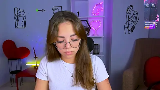 Snapshot of kiki_swan chatting on 09/16/25, 07:42 kiki swan online show from 09/16/25, 07:42