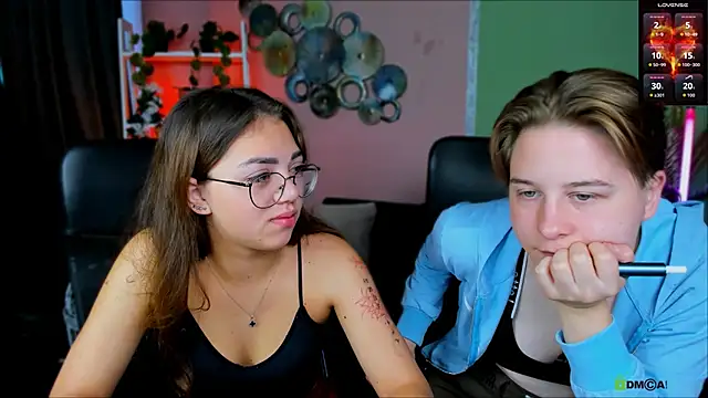 Snapshot of kiki_swan chatting on 10/06/25, 05:49 kiki swan online show from 10/06/25, 05:49