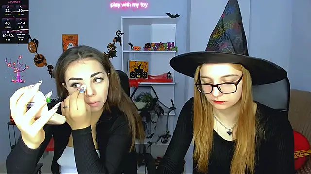 Snapshot of kiki_swan chatting on 10/31/25, 07:20 kiki swan online show from 10/31/25, 07:20