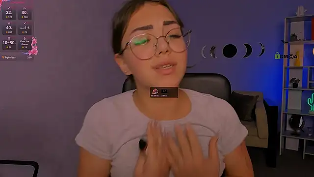 Snapshot of kiki_swan chatting on 11/05/25, 10:48 kiki swan online show from 11/05/25, 10:48