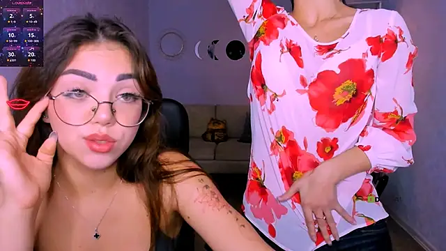 Snapshot of kiki_swan chatting on 11/12/25, 03:23 kiki swan online show from 11/12/25, 03:23