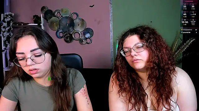 Snapshot of kiki_swan chatting on 12/05/25, 08:45 kiki swan online show from 12/05/25, 08:45