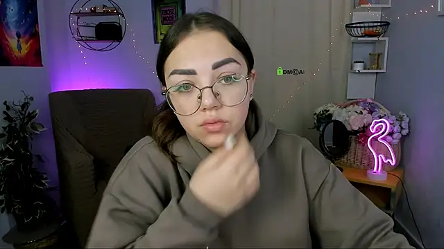 Snapshot of kiki_swan chatting on 01/19/26, 06:50 kiki swan online show from 01/19/26, 06:50