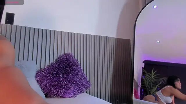 adalinarusell  online show from 04/16/26, 11:11