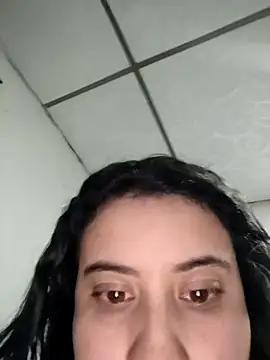 Snapshot of mialorents chatting on 01/06/26, 10:45 mialorents online show from 01/06/26, 10:45