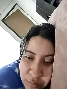 Snapshot of mialorents chatting on 02/03/26, 12:32 mialorents online show from 02/03/26, 12:32