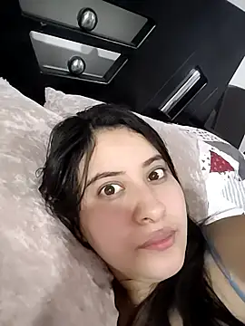 Snapshot of mialorents chatting on 02/15/26, 04:58 mialorents online show from 02/15/26, 04:58