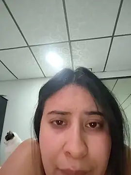 Snapshot of mialorents chatting on 02/16/26, 07:43 mialorents online show from 02/16/26, 07:43