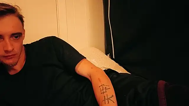 Ilovepussy1911 online show from 08/05/26, 06:49