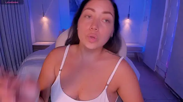 Snapshot of heidy_johns chatting on 02/03/26, 03:15 heidy johns online show from 02/03/26, 03:15