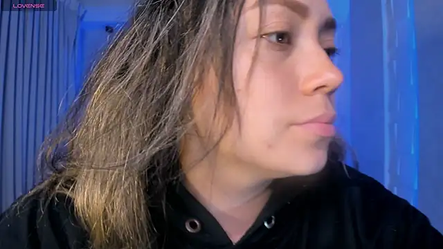 Snapshot of heidy_johns chatting on 02/04/26, 03:23 heidy johns online show from 02/04/26, 03:23