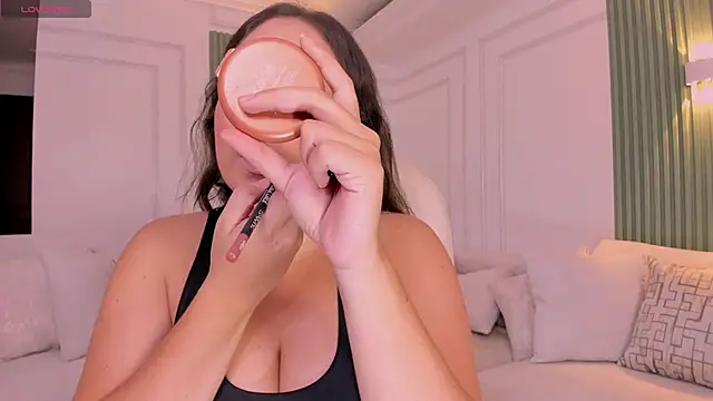 Snapshot of heidy_johns chatting on 02/20/26, 07:25 heidy johns online show from 02/20/26, 07:25