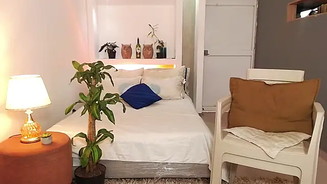 Snapshot of juanes_puthee chatting on 11/10/25, 12:48 juanes puthee online show from 11/10/25, 12:48