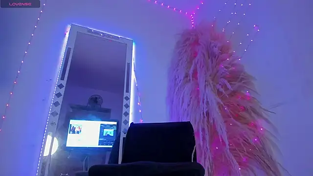 Snapshot of arthemisa_hot chatting on 10/17/25, 12:52 arthemisa hot online show from 10/17/25, 12:52