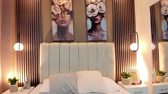 GiannaColling1 online show from 10/30/25, 07:36