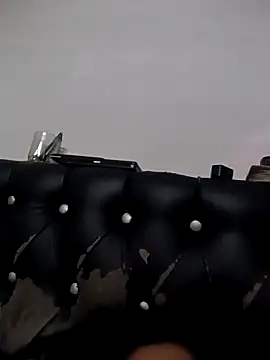 Snapshot of tokio32 chatting on 09/25/25, 10:35 tokio32 online show from 09/25/25, 10:35