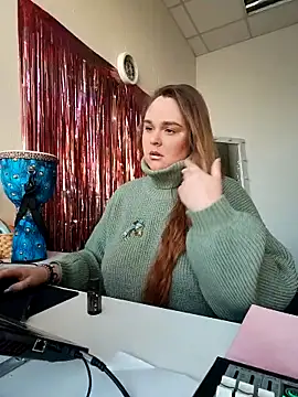 Juicy PeachLux online show from 11/24/25, 07:41