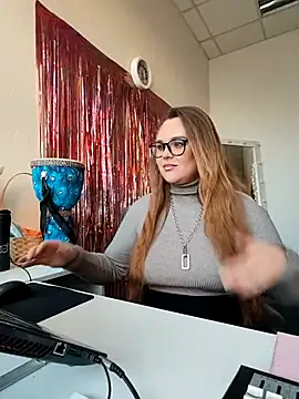 Juicy PeachLux online show from 11/26/25, 05:52