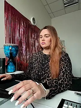 Juicy PeachLux online show from 12/03/25, 09:40