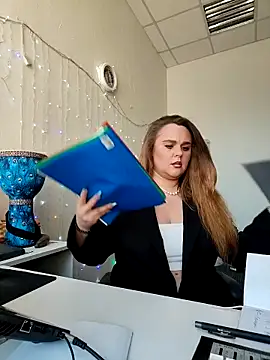 Juicy PeachLux online show from 03/18/26, 07:00