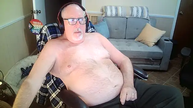 superbearboss online show from 03/18/26, 04:21