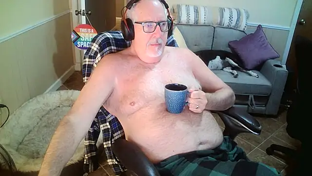 Snapshot of superbearboss chatting on 04/28/26, 03:50 superbearboss online show from 04/28/26, 03:50