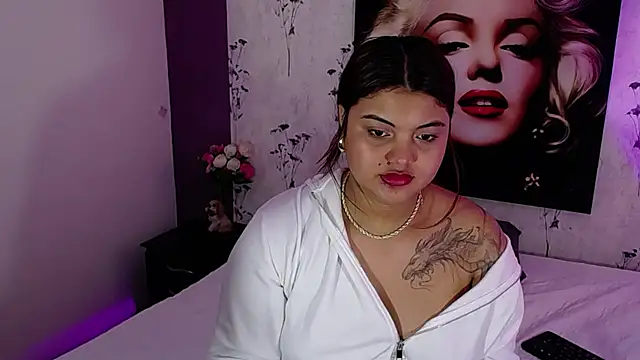 Scarlett  Johanson online show from 03/08/25, 03:24