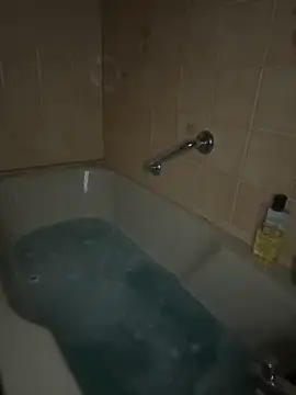 Snapshot of _Niinaa_ chatting on 10/18/25, 10:21 Niinaa online show from 10/18/25, 10:21