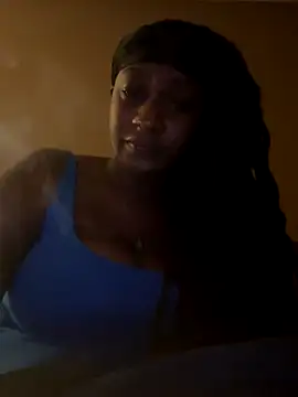 Snapshot of Dymmmm chatting on 10/19/25, 11:49 Dymmmm online show from 10/19/25, 11:49