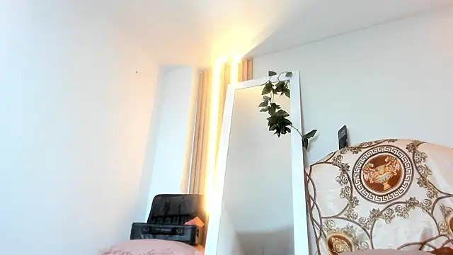 Alexa Bravva online show from 04/07/26, 04:24