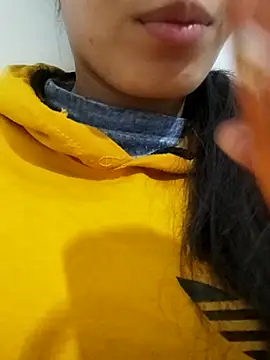 saraaxx1 online show from 11/20/25, 09:20