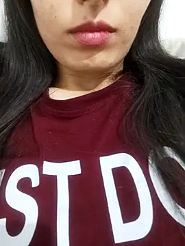 saraaxx1 online show from 11/24/25, 10:59