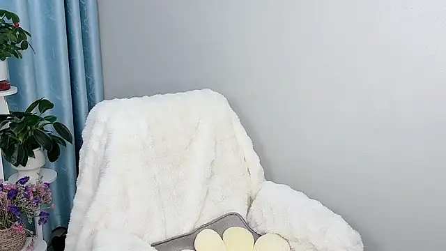 Dewluna online show from 04/14/26, 11:00