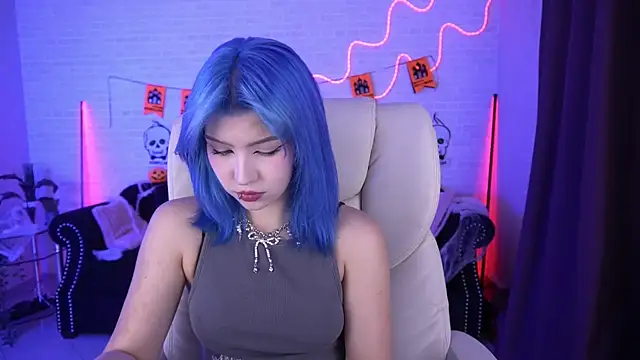 Snapshot of SelenaIris chatting on 10/31/25, 09:05 SelenaIris online show from 10/31/25, 09:05