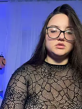 MiraLuccian online show from 10/24/25, 07:43