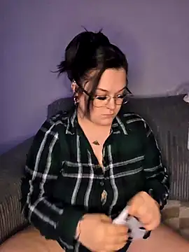 Snapshot of Saucy-Serenity chatting on 11/12/25, 08:19 Saucy-Serenity online show from 11/12/25, 08:19