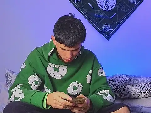 samevansx  online show from 10/29/25, 11:06