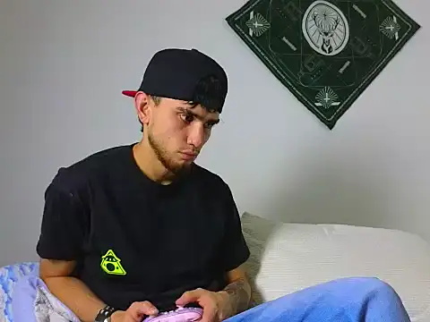 samevansx  online show from 12/17/25, 11:22