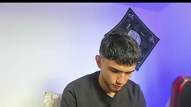 Snapshot of samevansx_ chatting on 06/20/26, 01:36 samevansx online show from 06/20/26, 01:36