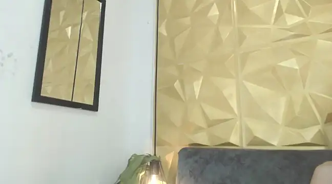 Small Hot19 online show from 03/16/25, 06:01