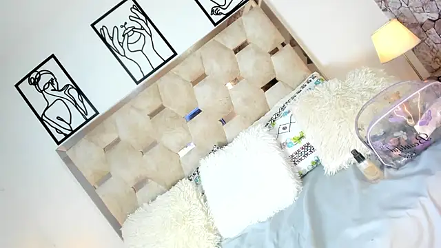 Small Hot19 online show from 09/09/25, 12:15