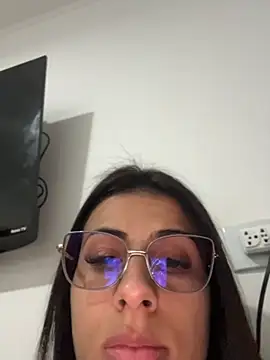 Snapshot of jheicylli chatting on 07/11/26, 12:46 jheicylli online show from 07/11/26, 12:46