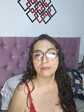 Snapshot of AlessandraLeroy chatting on 11/20/25, 02:12 AlessandraLeroy online show from 11/20/25, 02:12