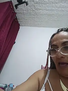 AlessandraLeroy online show from 12/19/25, 01:45