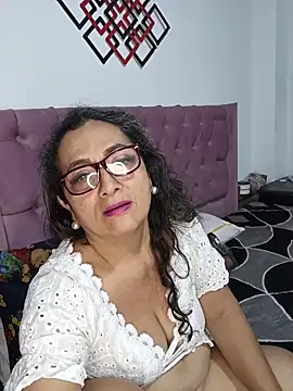 AlessandraLeroy online show from 02/03/26, 01:04