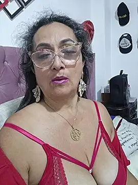 AlessandraLeroy online show from 04/12/26, 03:33