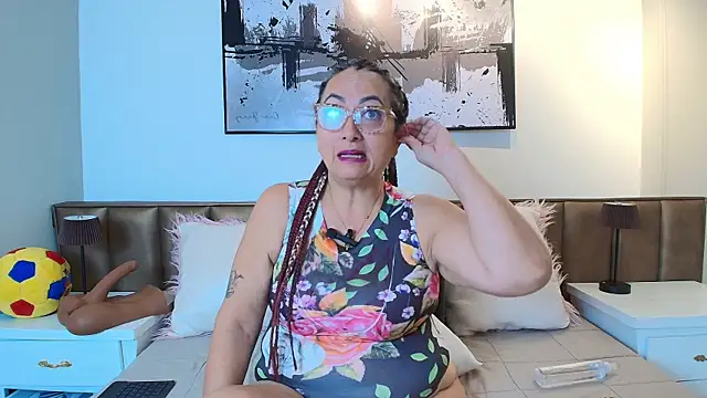 AlessandraLeroy online show from 06/30/26, 12:17