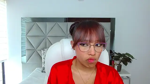 Snapshot of sharon_rosse__ chatting on 03/08/25, 03:24 sharon rosse online show from 03/08/25, 03:24