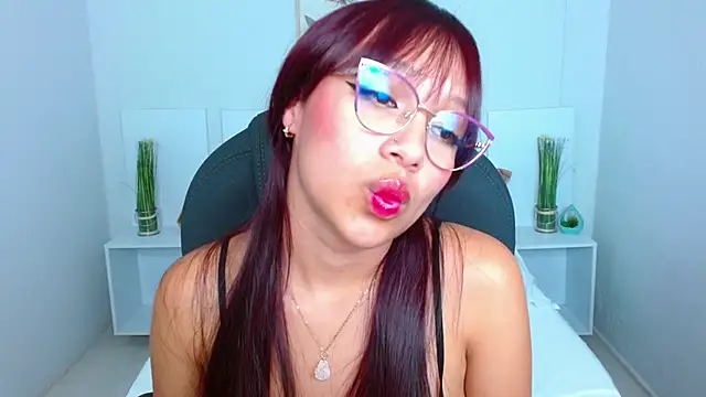 Snapshot of sharon_rosse__ chatting on 03/18/25, 03:31 sharon rosse online show from 03/18/25, 03:31
